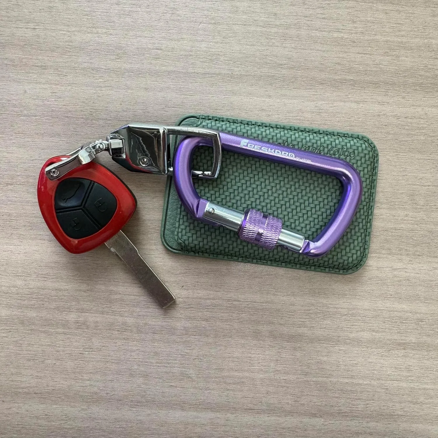 FresKaro 3inches Screw Locking Carabiners, Strong Tensile Strength 12kN/2698lbs, Lightweight, Rust-Free, D Shape Wide Opening Gate, Sturdy and Last Long, Assorted Colors