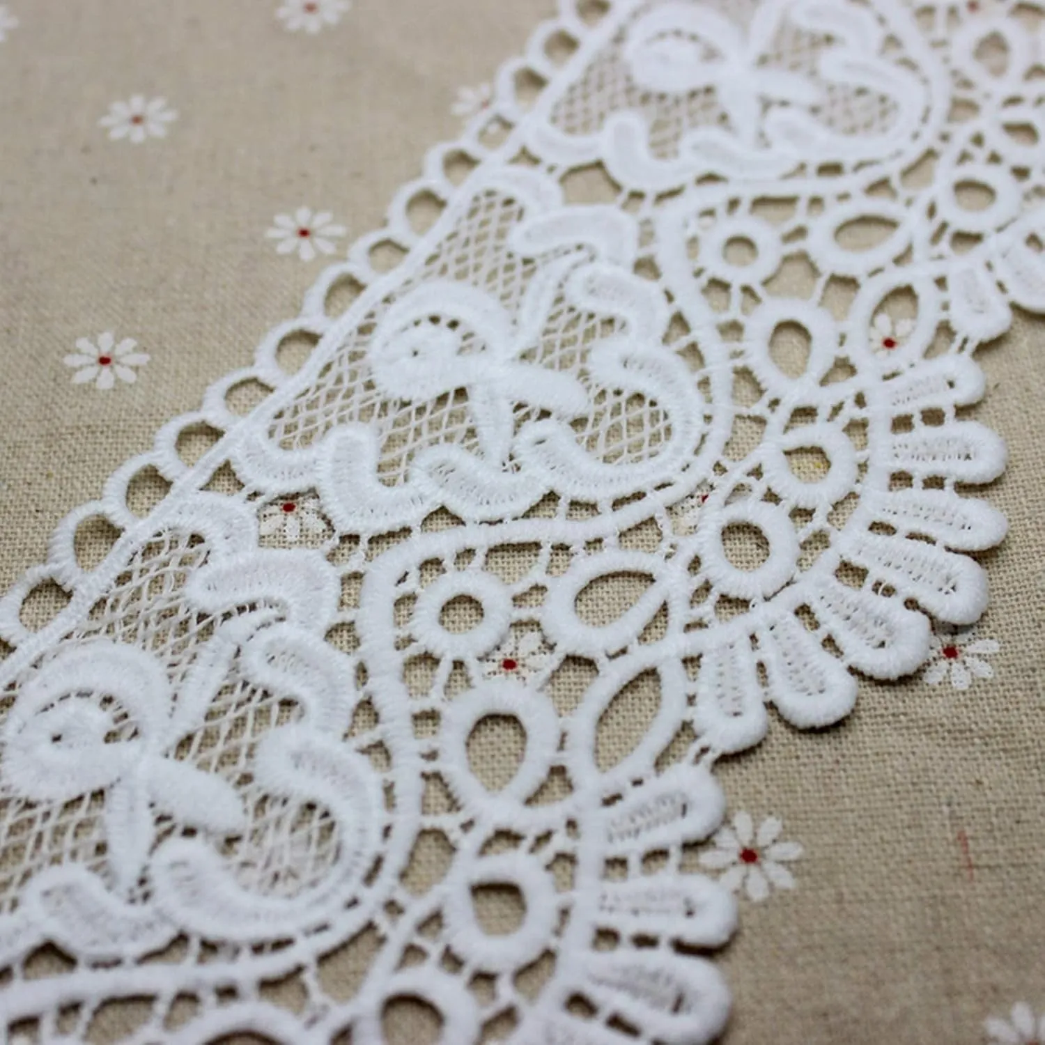 IDONGCAI White French Lace Trim, 3 Yards Floral Wedding Applique, Crown Pattern,Scalloped Edge, Decorative Embroidered Lace White