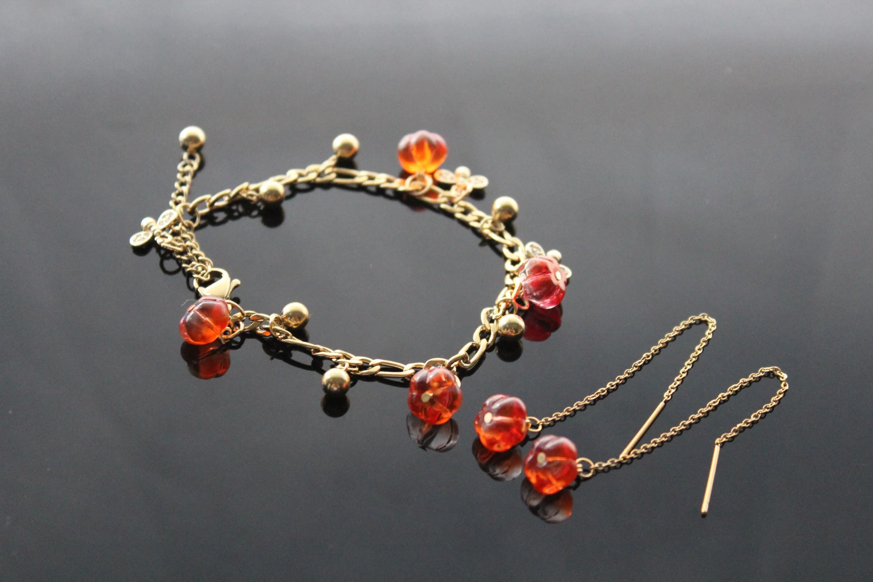 Pumpkin jewelry set with little bees