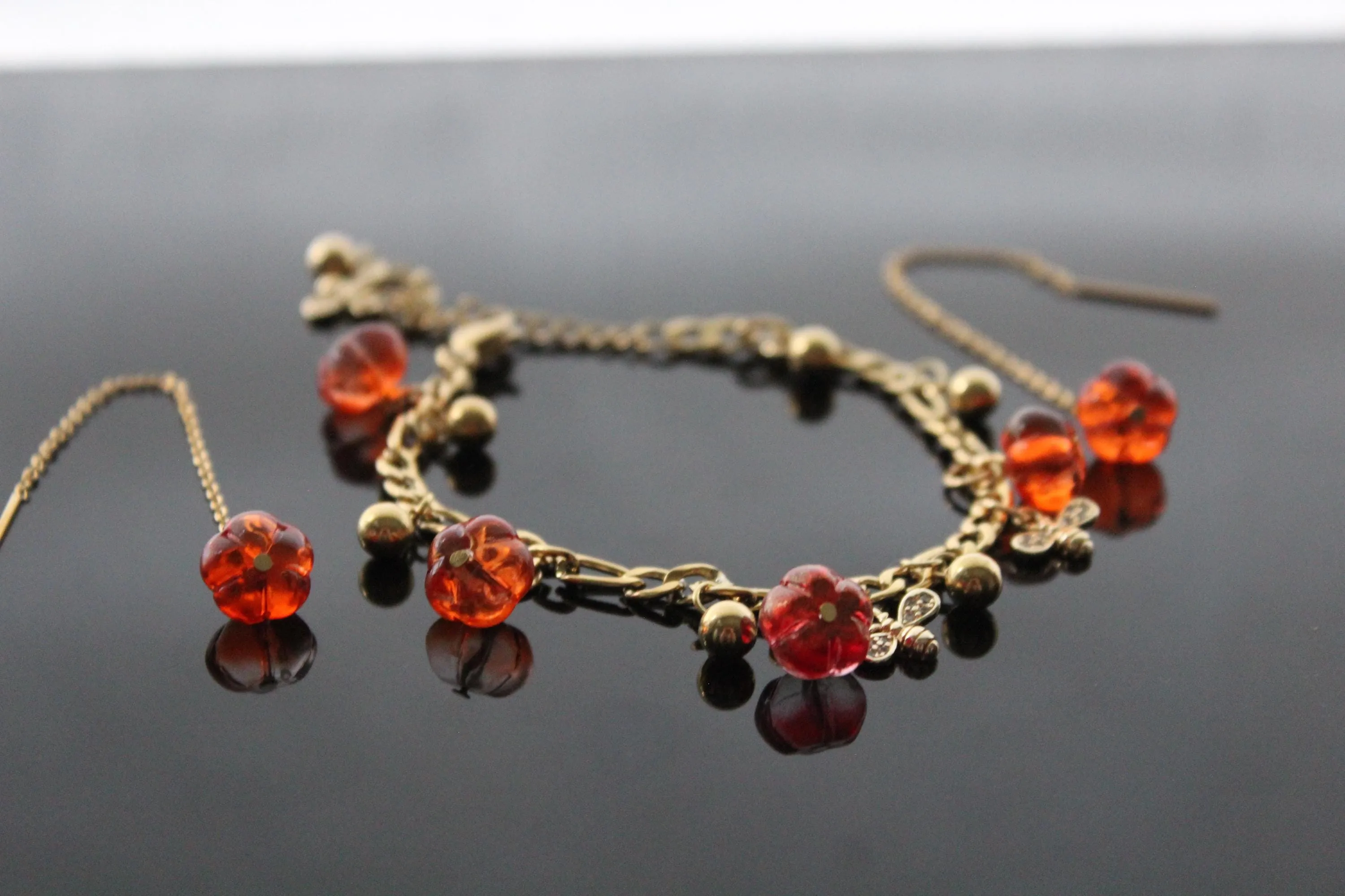 Pumpkin jewelry set with little bees